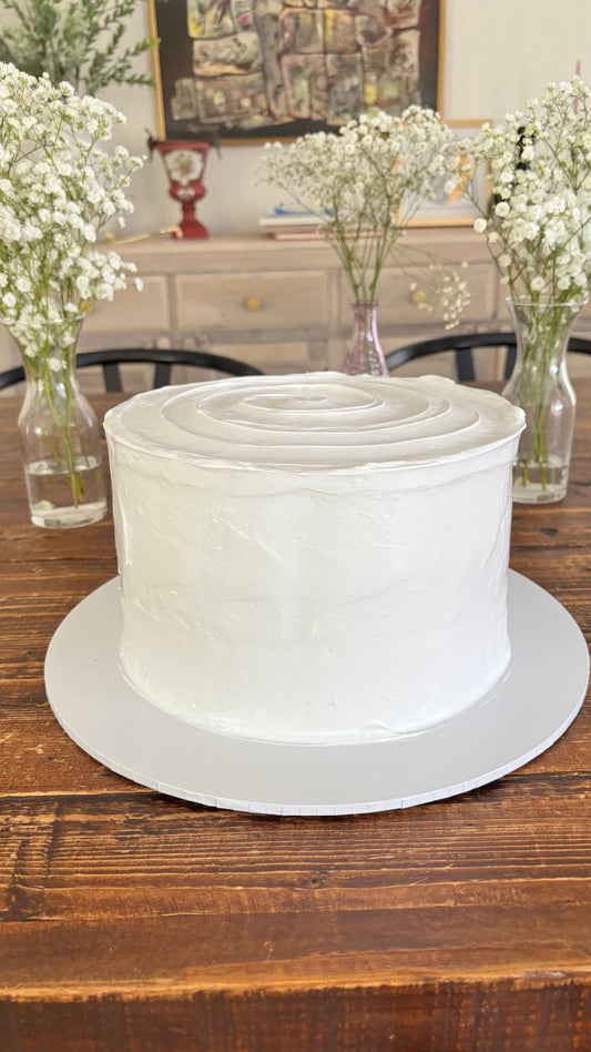 Birthday Cake (Merengue cover cake )